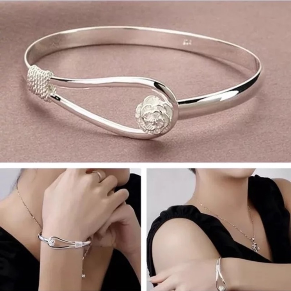 ✅🌹Adjustable Fashion Plated Bangle.